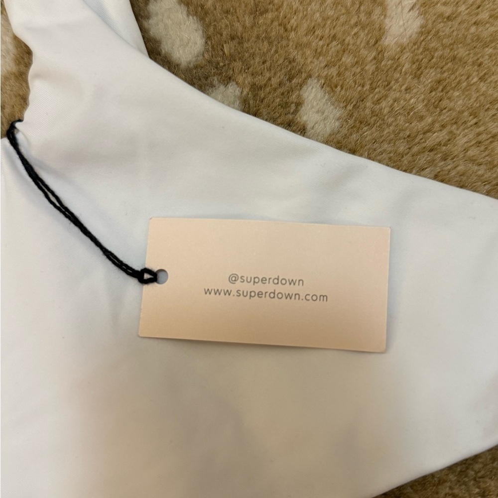 Superdown NWT misty bikini top white strappy women’s size medium - Picture 8 of 10